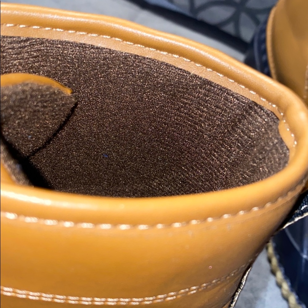 Boots - Picture 4 of 5